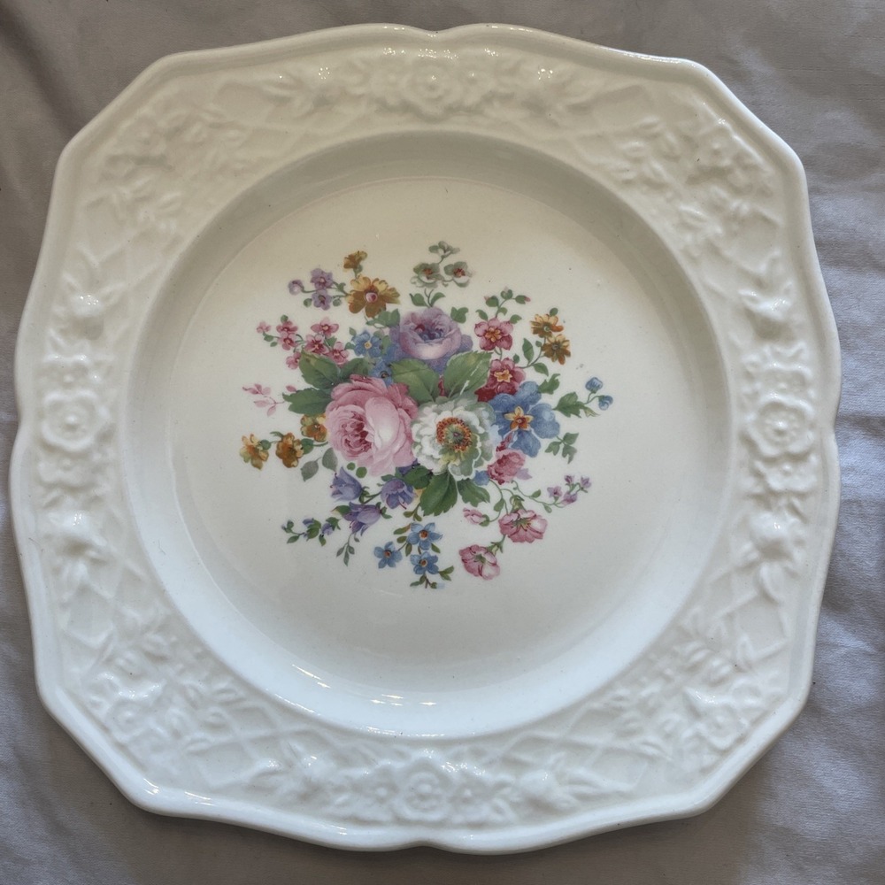 5 Briar Rose by‎ Salem SLM46 Embossed Rim Floral Motif Ivory 6" Bread Plate